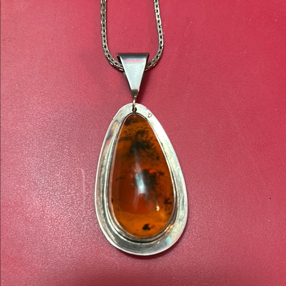 Amber Teardrop Pendant Necklace in Silver